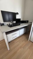 Bürotisch mit Komode