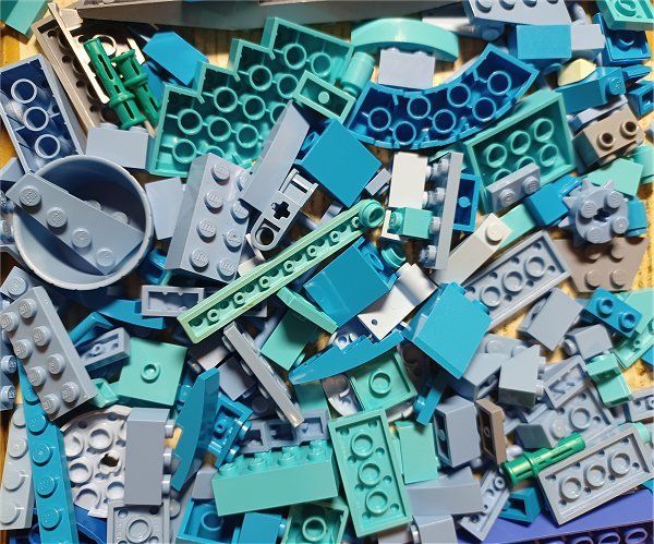 Lego Kit di costruzioni: LEGO 150 Verschiedene Blaue Teile -D64 – Usato da Morges venduto da cardeman61