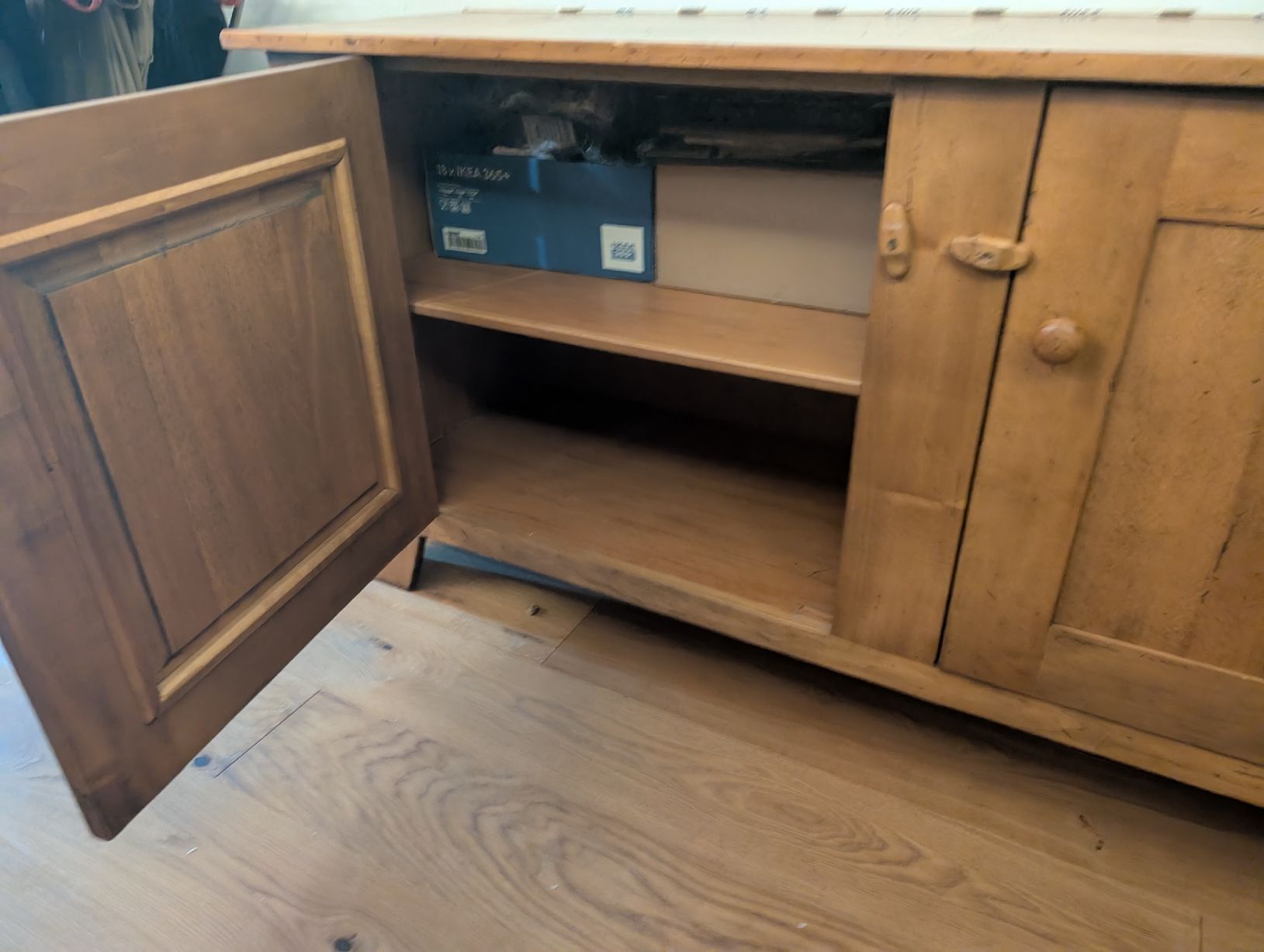 Pfister Regale: Wooden sideboard with double doors – Gebraucht aus Bonstetten von pancake18 1