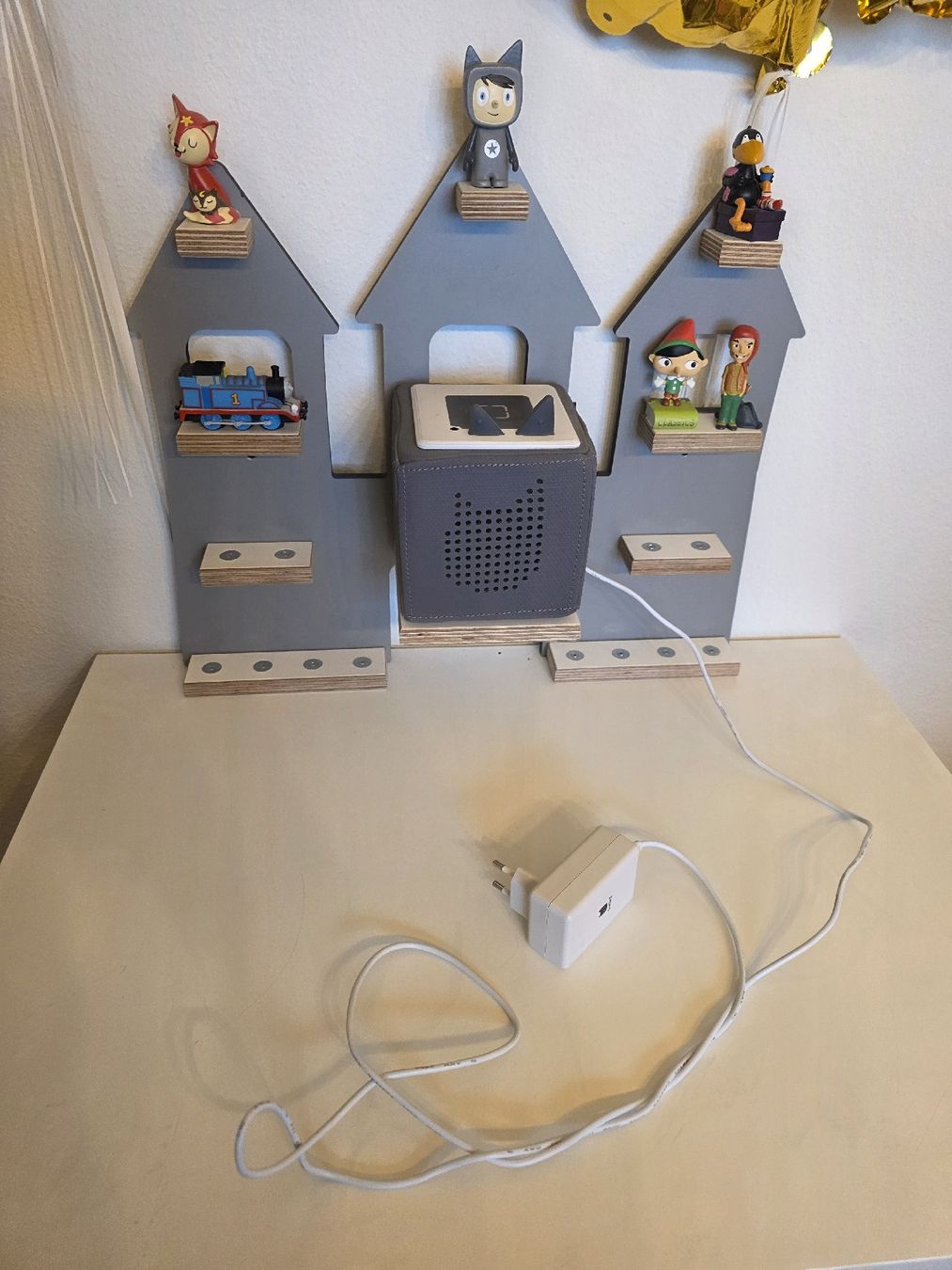 Audiolibri: Toniebox mit Figuren und Wandregal – Usato da Richterswil venduto da Tatjanalisha