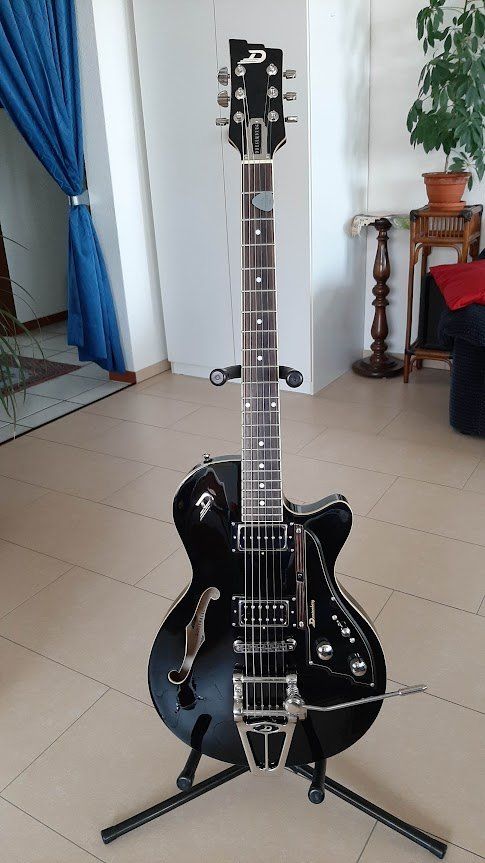 Düsenberg Strumenti musicali: Duesenberg Starplayer Special, Top Zustand, Schwarz! – Nuovo (secondo la descrizione) da Frieswil venduto da ricadan 1