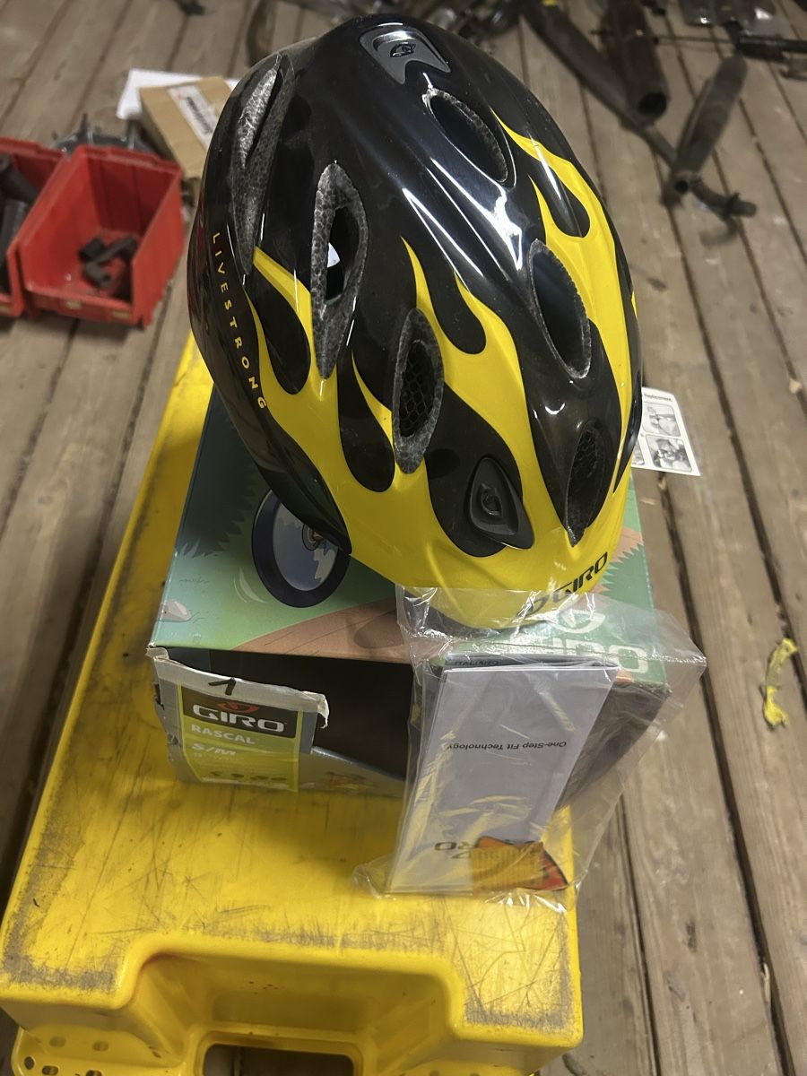 Caschi: Kinder Fahrradhelm (1) – Nuovo (secondo la descrizione) da Lenzburg venduto da min_8r8k