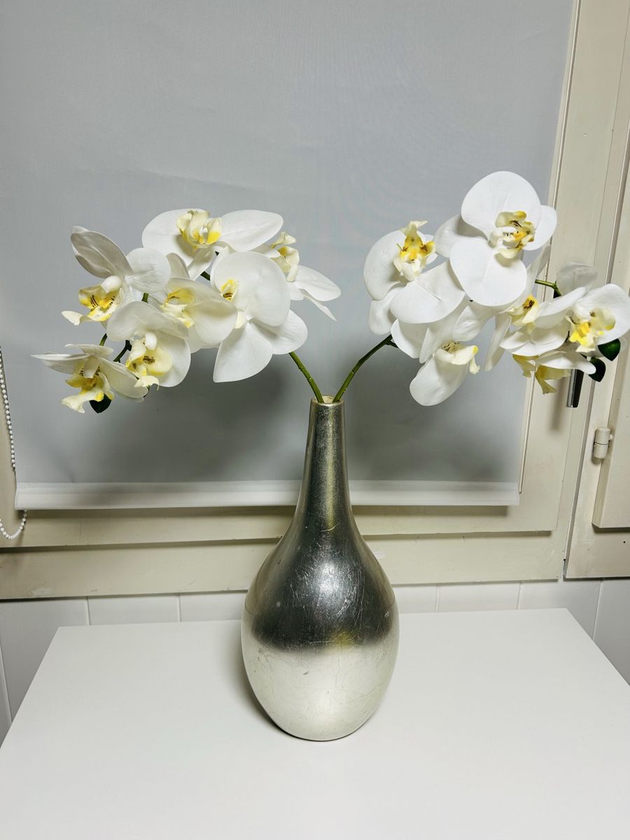 Alle Dekorationen: 2 Kunst Orchideen weiss, inkl. Vase – Gebraucht aus Gunten von starfish3