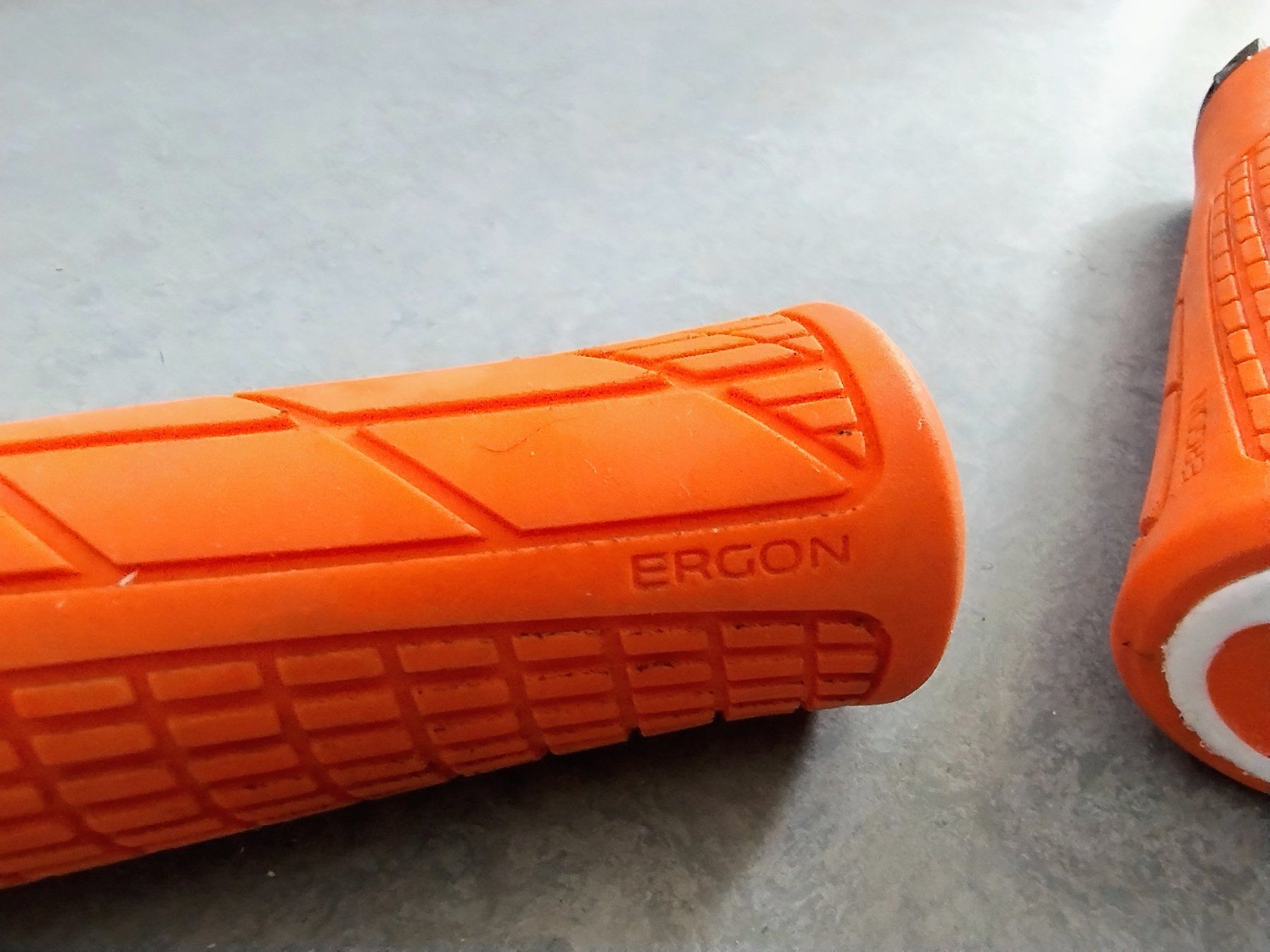 Ergon Pezzi di ricambio: Ergon GA3 Large Lenkergriffe - juicy orange -  Large – Usato da Beckenried venduto da SCHEMA79 4