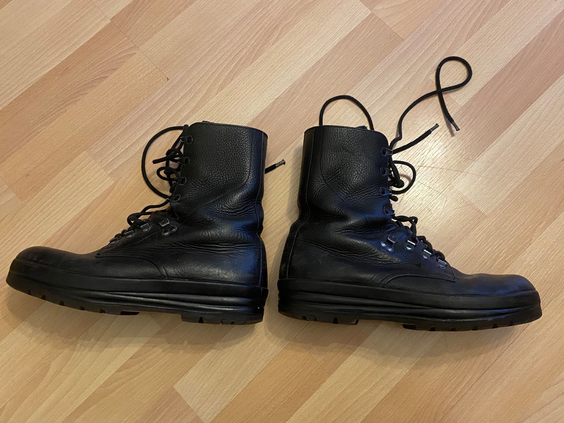 Minerva Scarpe da uomo: Militärstiefel Grösse 43 – Usato da Ostermundigen venduto da D.fou 2