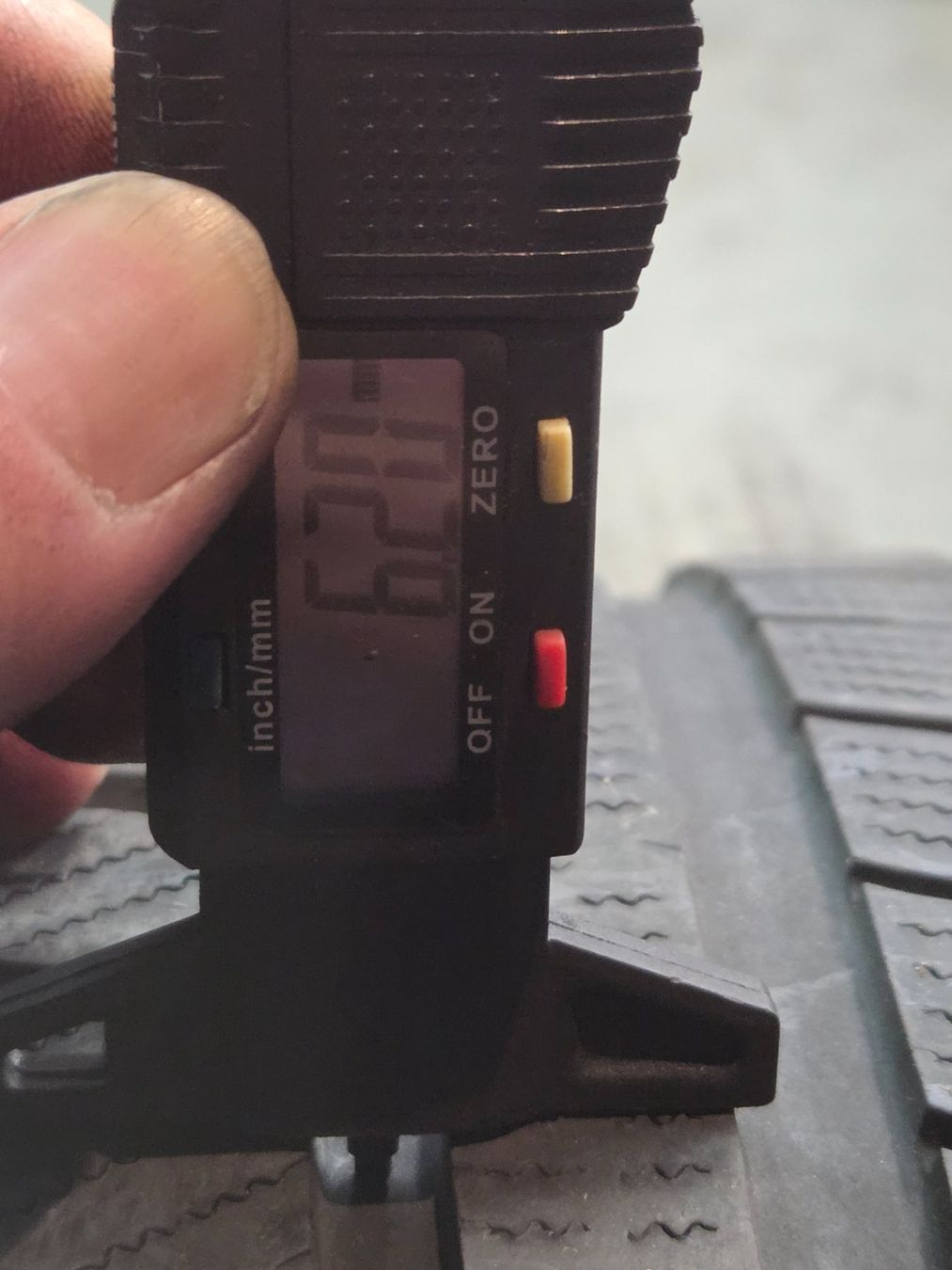 Pneumatici & Ruote complete: 255/ 40 R 18   99V – Usato da Fischbach-Göslikon venduto da Emanuel.Bardhi 2