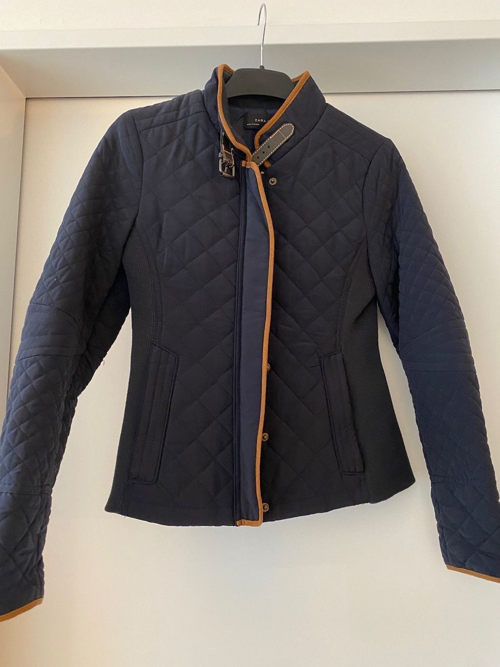 Zara Vestes: Steppjacke Zara – D'occasion à Glattpark par Kleider_shop