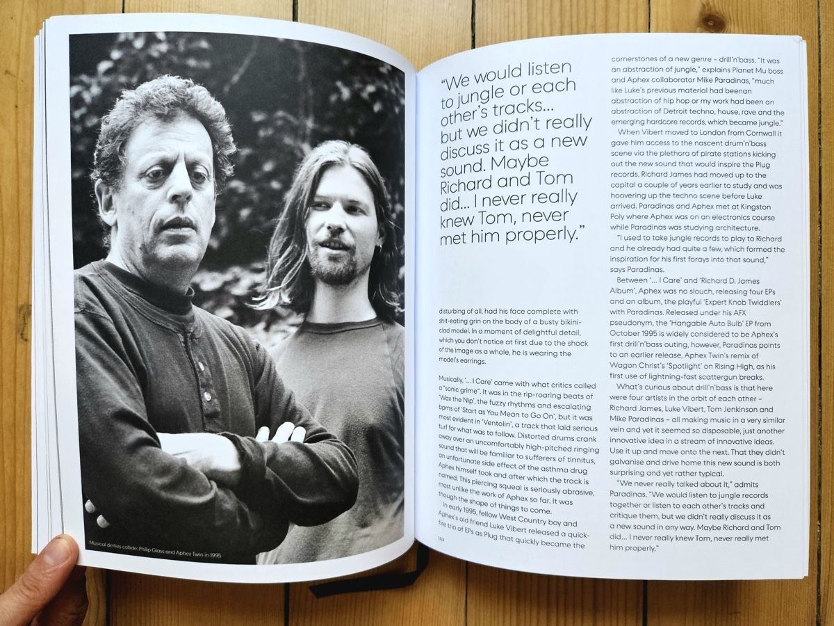Libri: Aphex Twin - A Disco Pogo Tribute Book – Nuovo (secondo la descrizione) da Genève venduto da Januacoeli 5