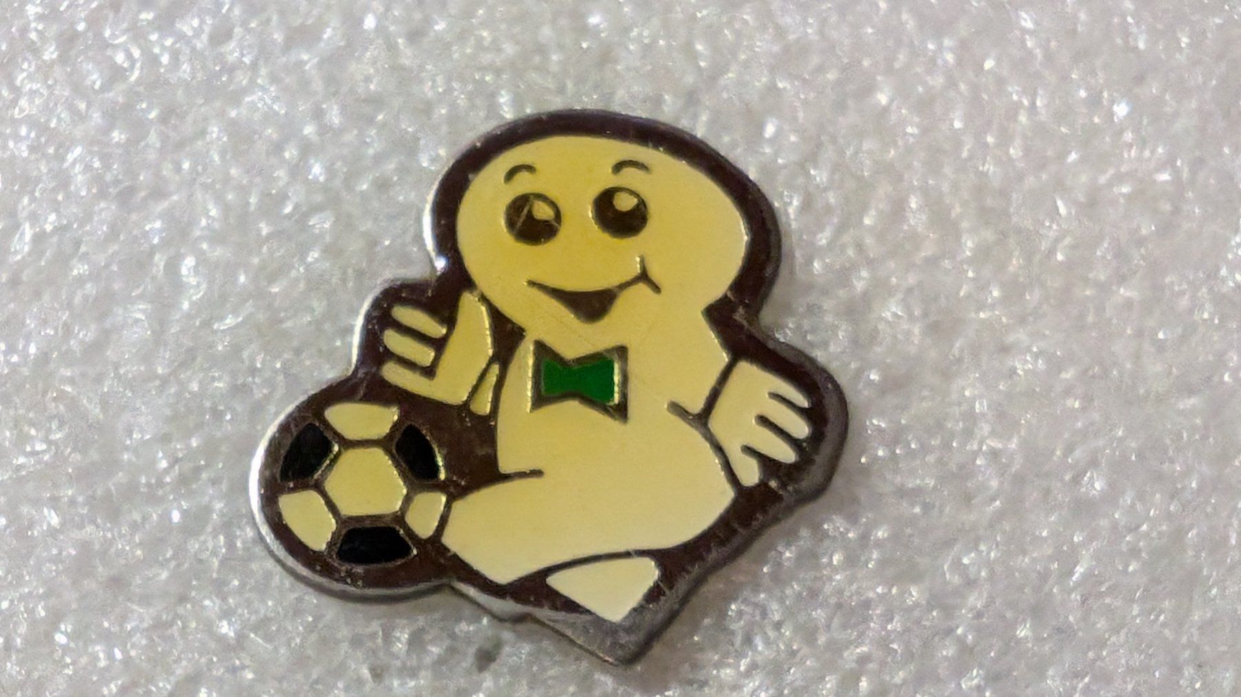 Placchette & Badge: Ansteckpin 209: Maga Bio – Usato da Oppligen venduto da Pin-Fall-Shop