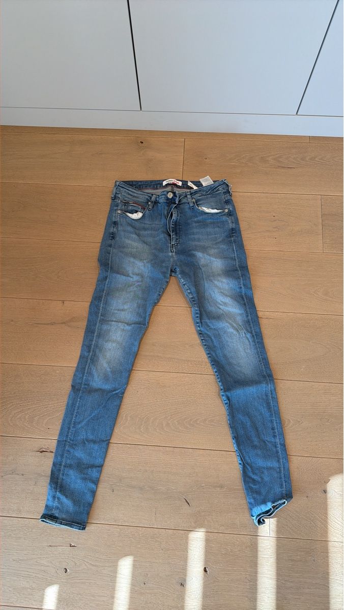 Tommy Hilfiger Jeans: Tommy Jeans Gr 33/32 – Usato da Oftringen venduto da LikeiT