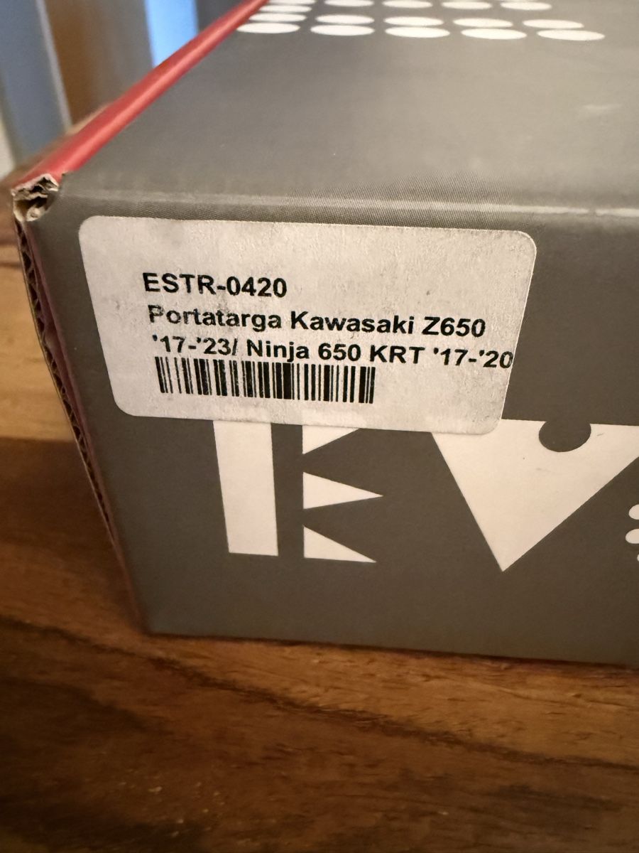 Kawasaki Tutti i ricambio per moto: Evotech Kennzeichenhalter Kawasaki Z650 – Nuovo e nell'imballaggio originale da Buochs venduto da 18-84 1