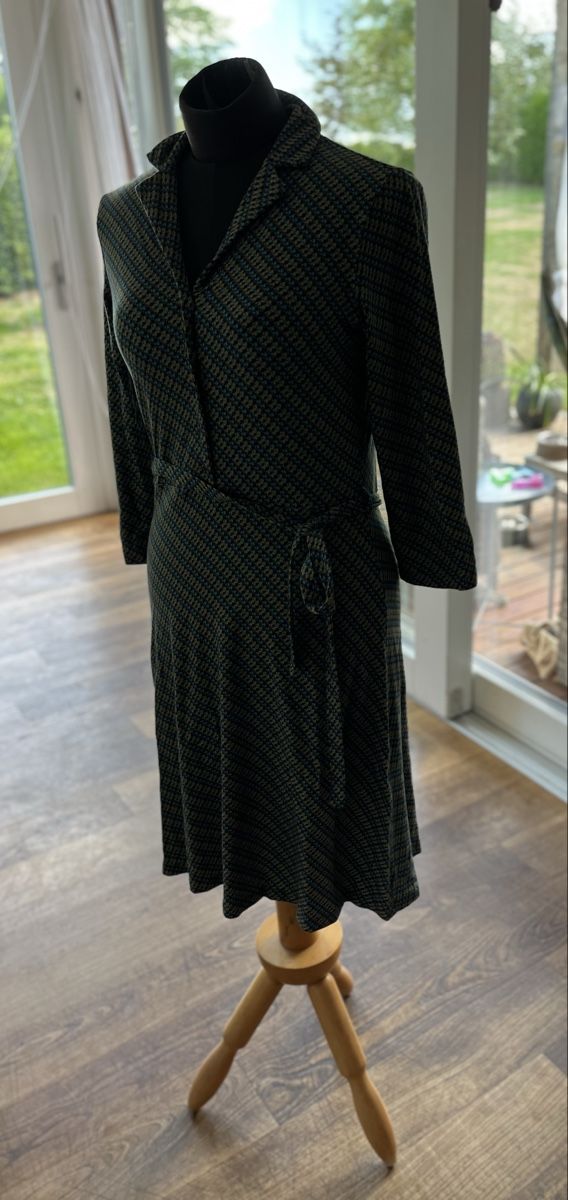 Robes: Damenkleid von Lykka – D'occasion à Fribourg par Zurbiene 2
