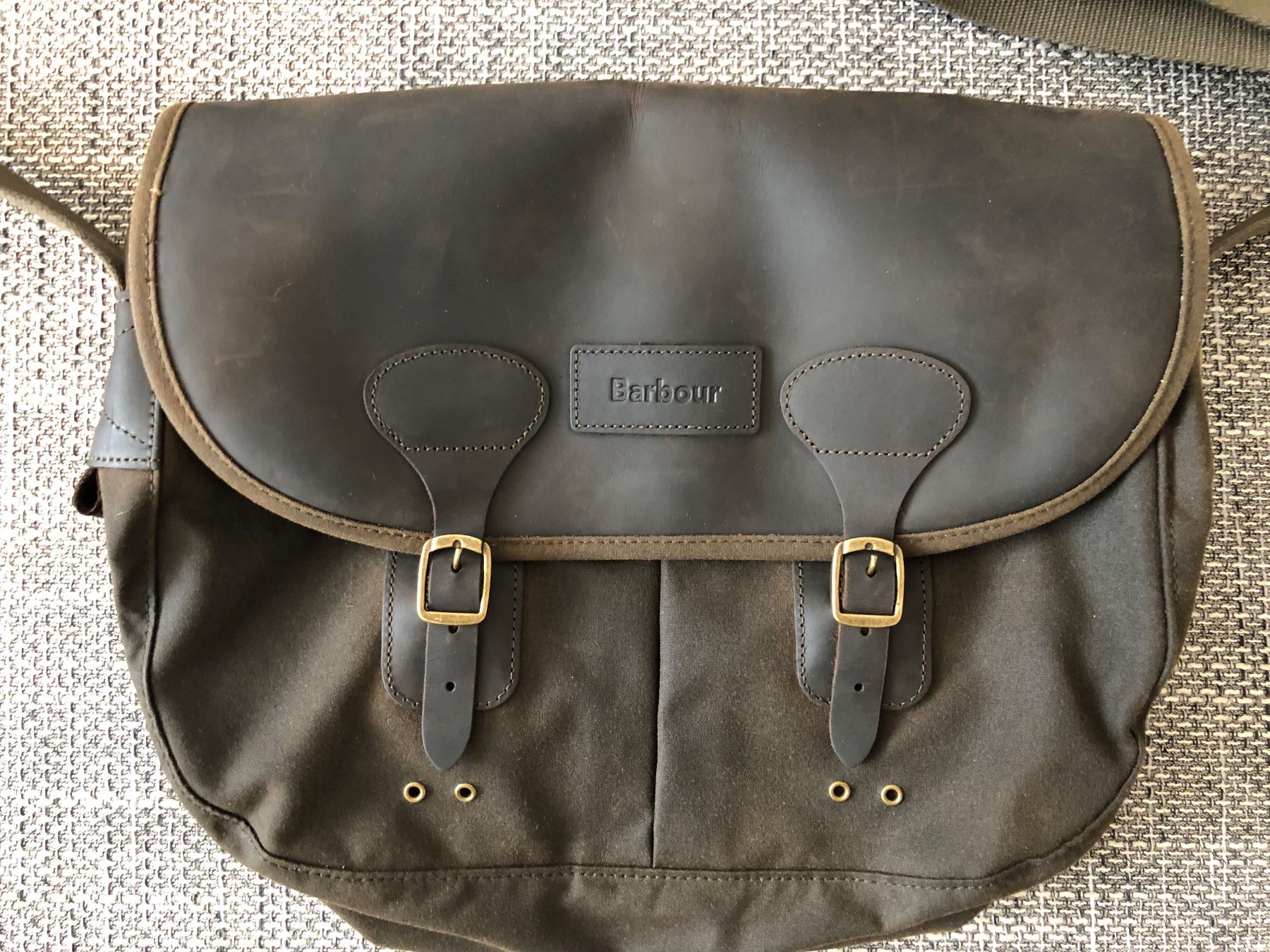 Barbour Taschen: BARBOUR Tarras Umhängetasche – Gebraucht aus Naters von rogarius 1