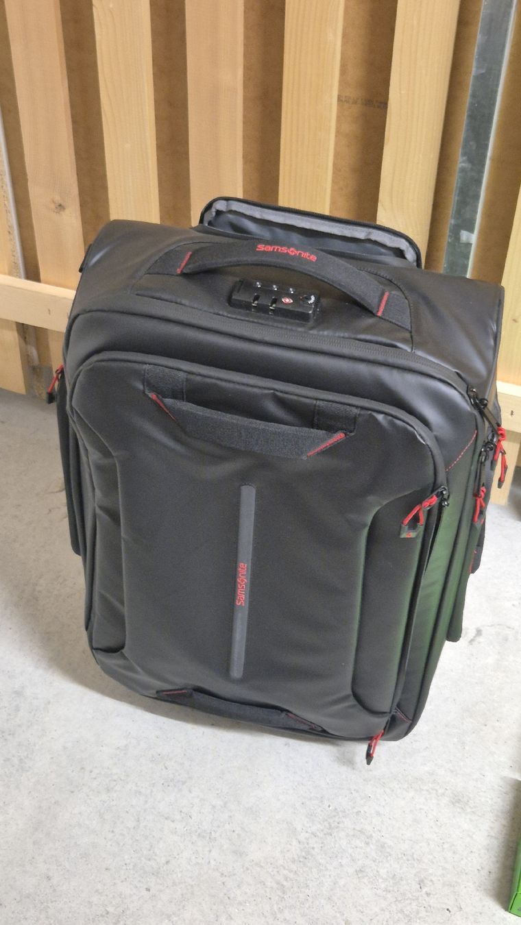 Altro in Aeronautica: Samsonite Ecodiver Reisetasche mit Rollen, 55cm – Usato da Zürich venduto da kirkfdjg 3