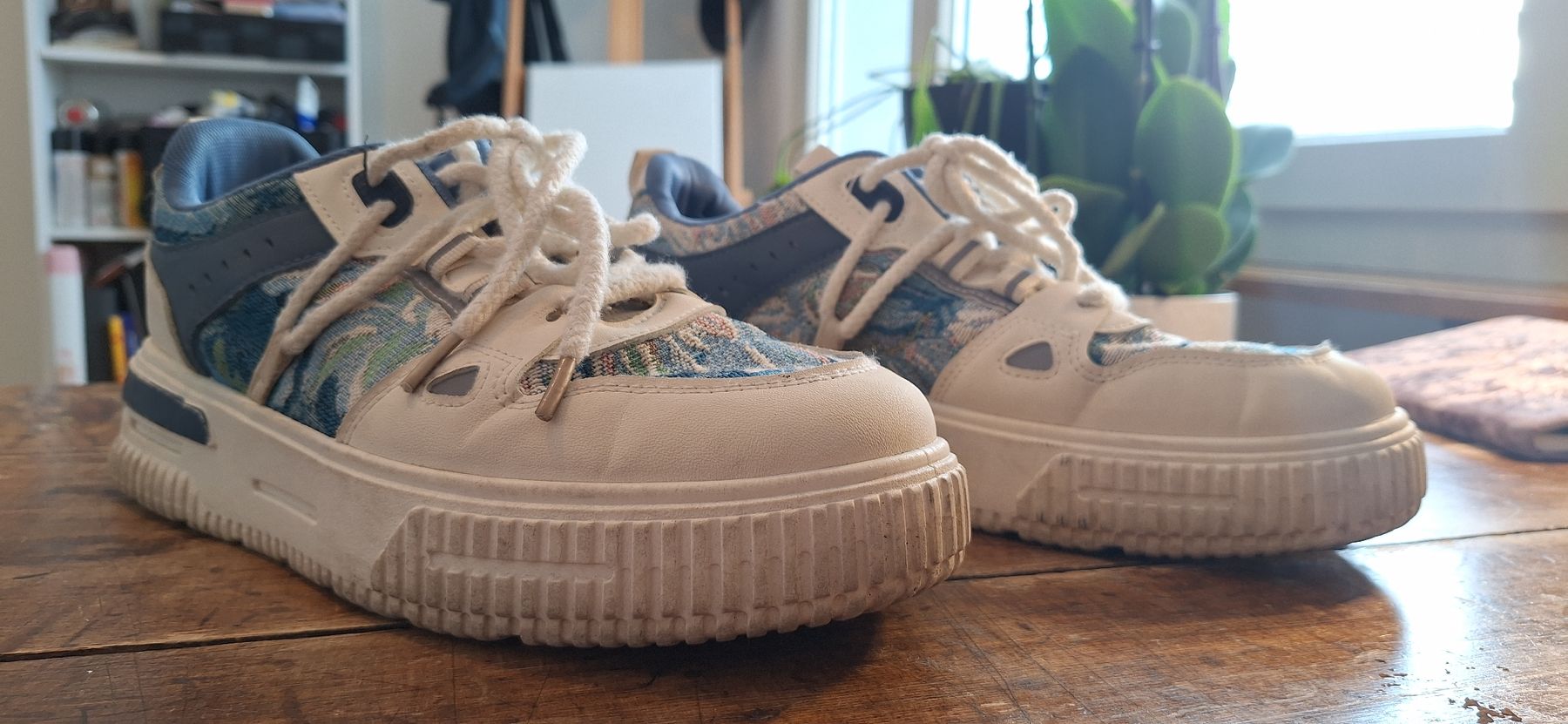 Scarpe da uomo: Weisse Turnschuhe – Usato da Winterthur venduto da shishibelle 1