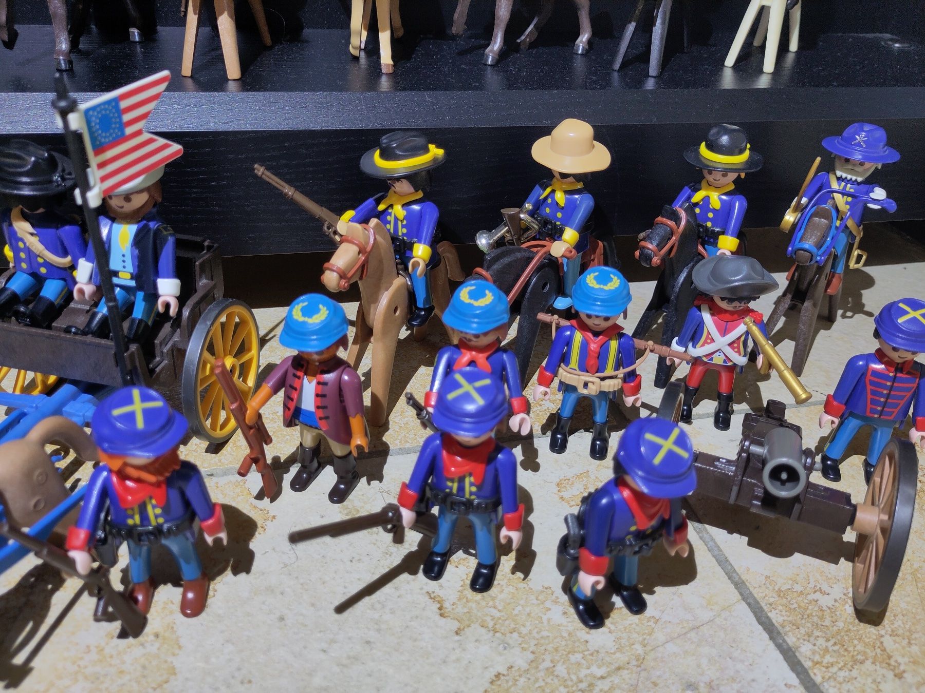 Playmobil Spielzeuge: Fort Brave et soldats playmobils avec bâtiments – Gebraucht aus Delémont von MLim 3