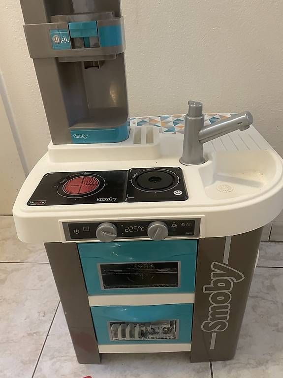 Smoby Giocattoli: Smoby Kinderkueche mit Zubehoer bespielt – Usato da Obergerlafingen venduto da cabo4