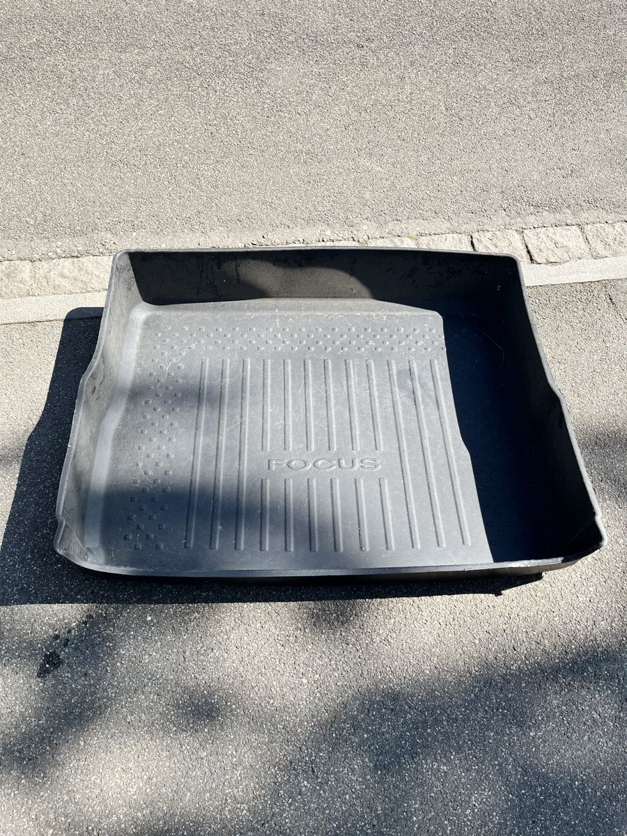 Ford Tappeti & Tappetini: Ford Focus Kofferraumwanne – Usato da Thun venduto da soeep