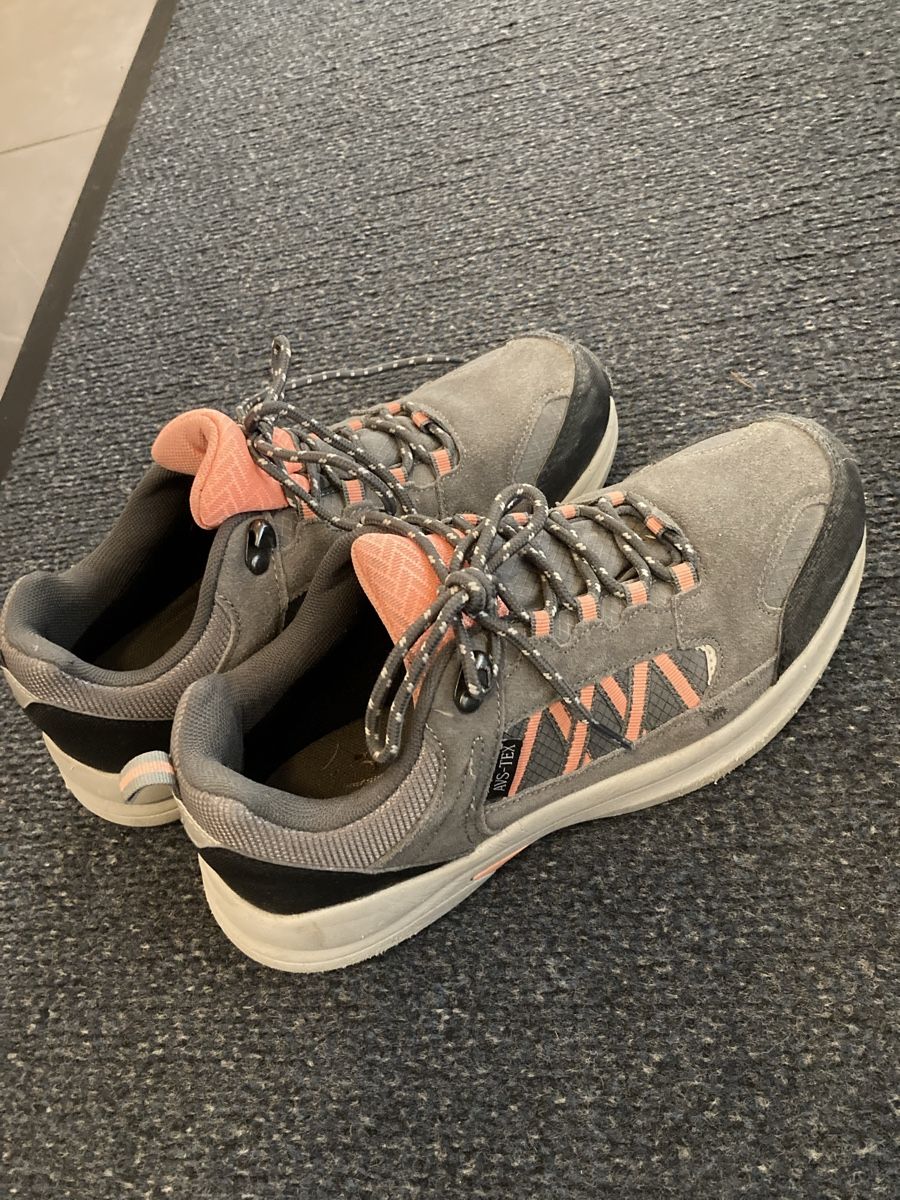 Scarpe da donna: Turnschuhe/Trekkingschuhe Gr.40 – Usato da Jaun venduto da walin2