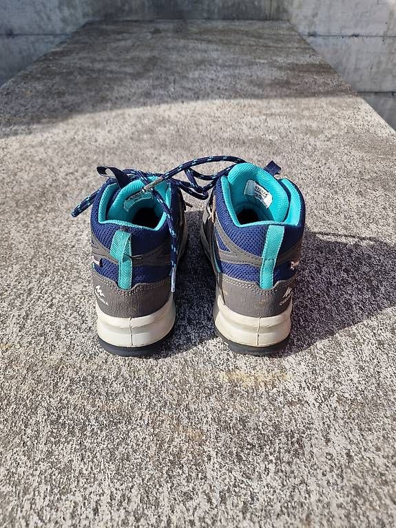 Scarpe per ragazzi: Scarponcini trekking Quechua n. 32 – Usato da Gordola venduto da Pomas 2