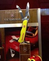 Victorinox Rescue Tool MW 111mm gelb nachtleuchtend