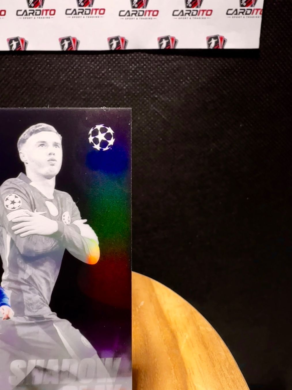 Topps Carte collezionabili: 25-26 Topps Finest Cole Palmer Shadow Play Insert – Usato da Reconvilier venduto da Cardito 3