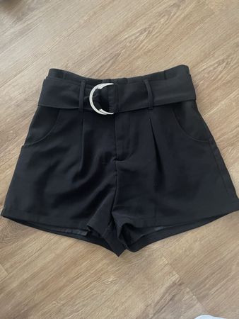 Shorts inkl. Gürtel Gr S Forever 21