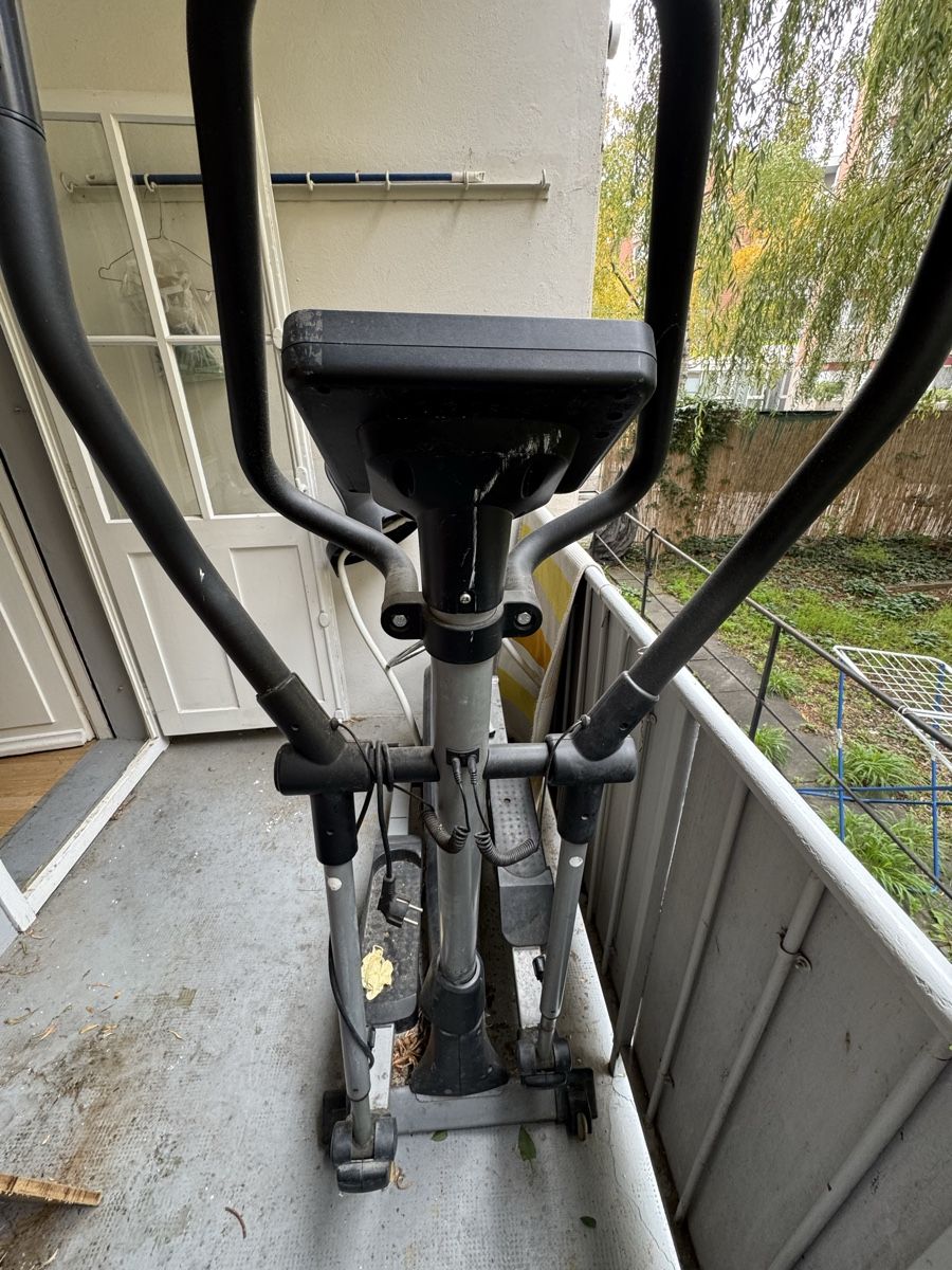 Aldi Vélos d'appartement: Crosstrainer  – Défectueux à Pfeffingen par Twoa 2