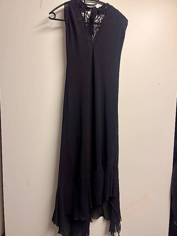 Kleider: Neckholder Kleid – Gebraucht aus Köniz von cla_67tj