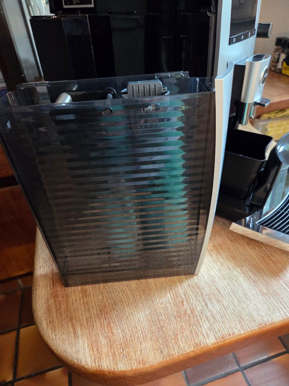 Jura Macchine per caffè & Macchine per espresso: Jura E4 Kaffeevollautomat - Top Zustand – Usato da Volketswil venduto da Pitasch 2