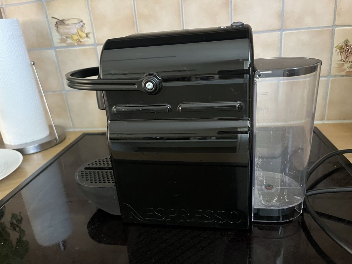 König Kaffeemaschinen & Espressomaschinen: Kaffeemaschine Nespresso Pixie König – Defekt aus Winterthur von vifrage 2