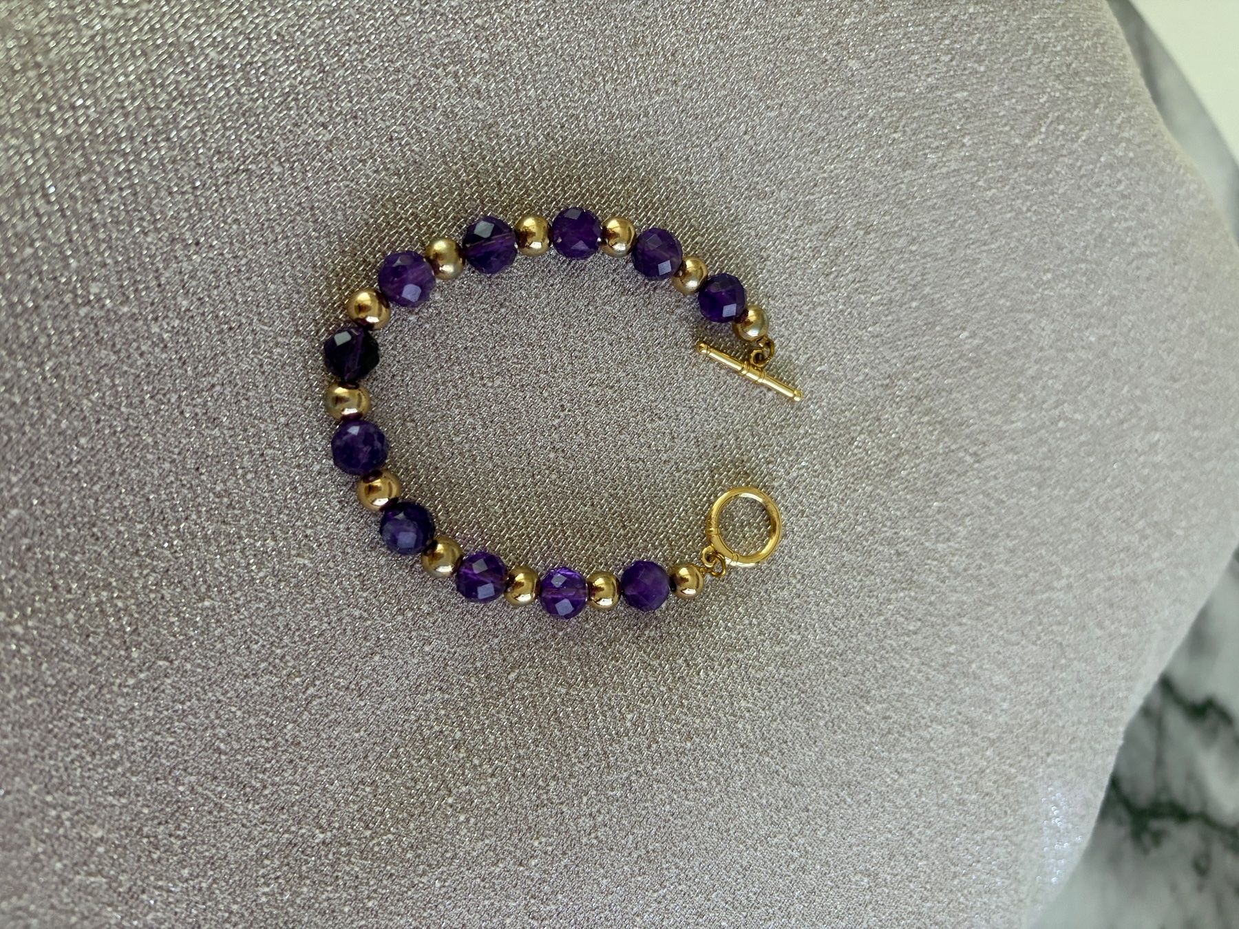 Armbänder & -reifen: Amethyst bracelet – Neu und originalverpackt aus Zürich von ghe_k58z