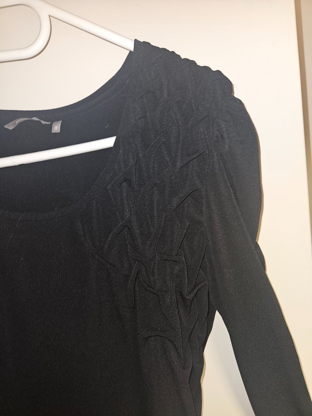 Maglioni & Felpe: Sandwhich Langarm Shirt Schwarz Gr. S Plusterschultern – Usato da Luzern venduto da Staenker 2