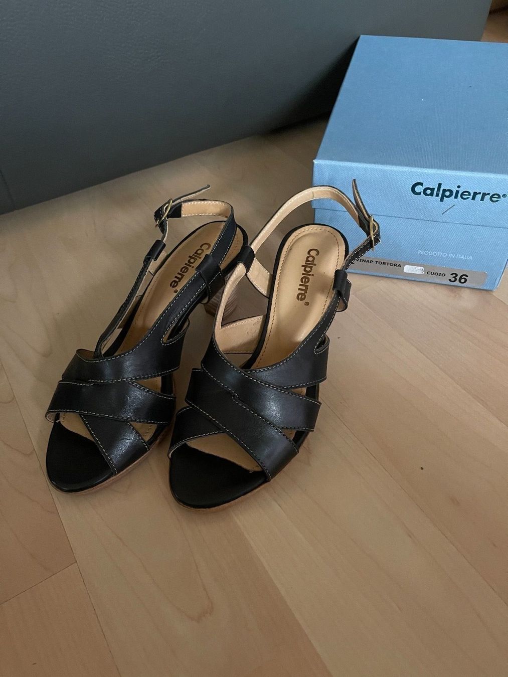Scarpe da donna: Calpierre Leder Sandalen 36 – Nuovo e nell'imballaggio originale da Dietikon venduto da Nieselchen 1