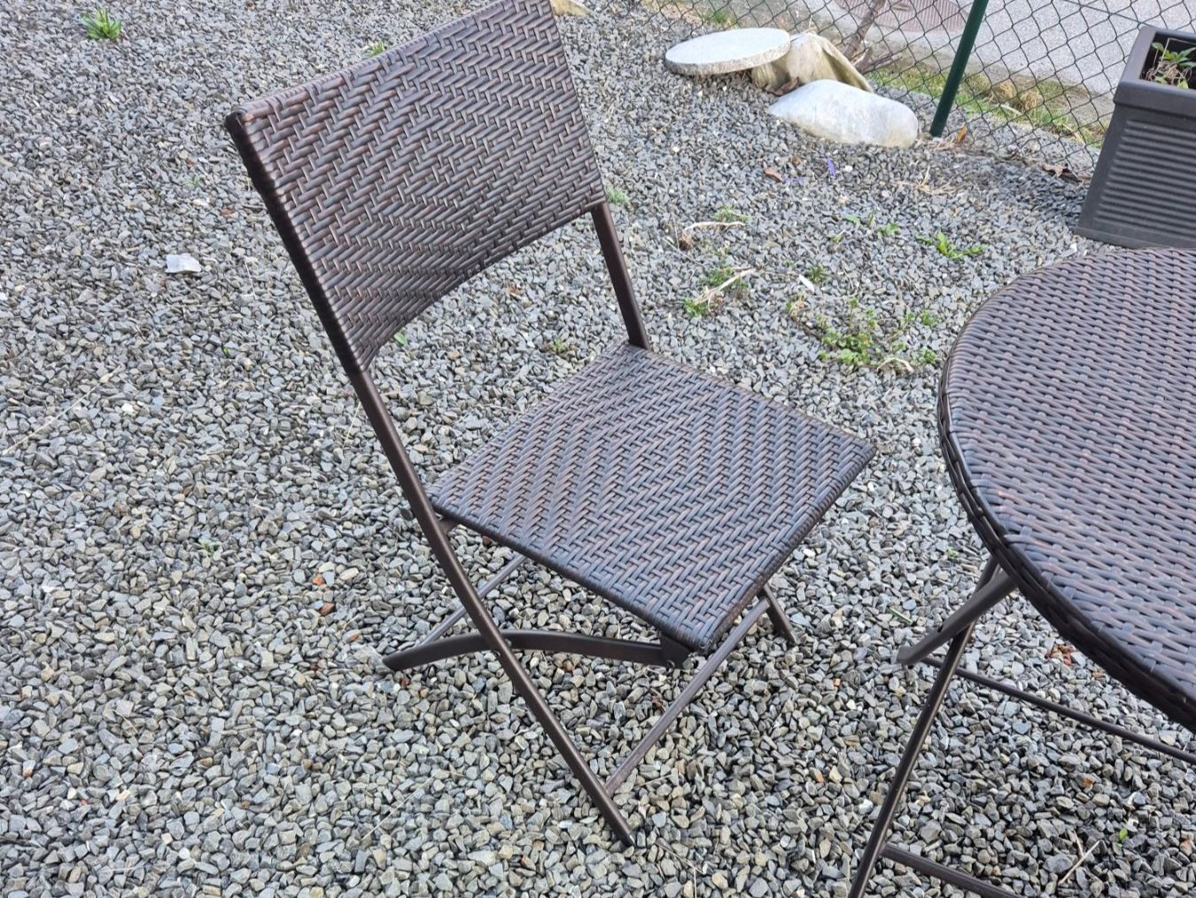 Set di tavolo e panche: 2 chaises 1 table de jardin – Usato da Fully venduto da tameab 2
