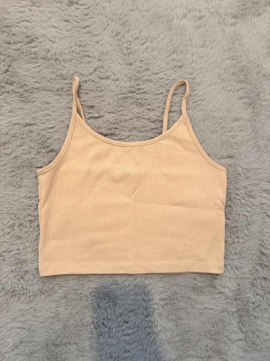 Top: Crop top clair taille M – Nuovo (secondo la descrizione) da Bussigny venduto da Serena2009