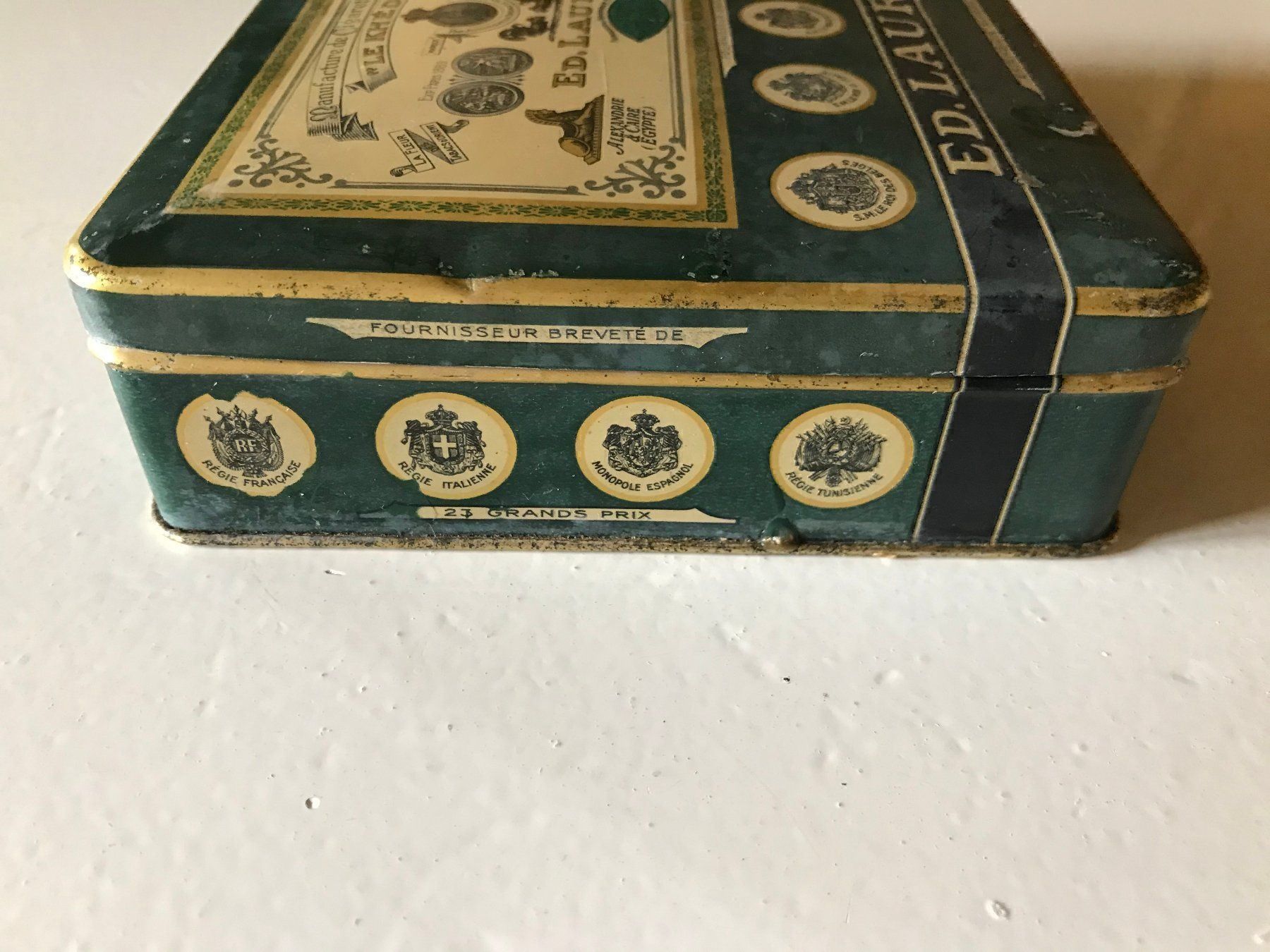 Tabacchi: Ancienne boite à cigarettes Ed.Laurens – Usato da Ste-Croix venduto da mjmg 3
