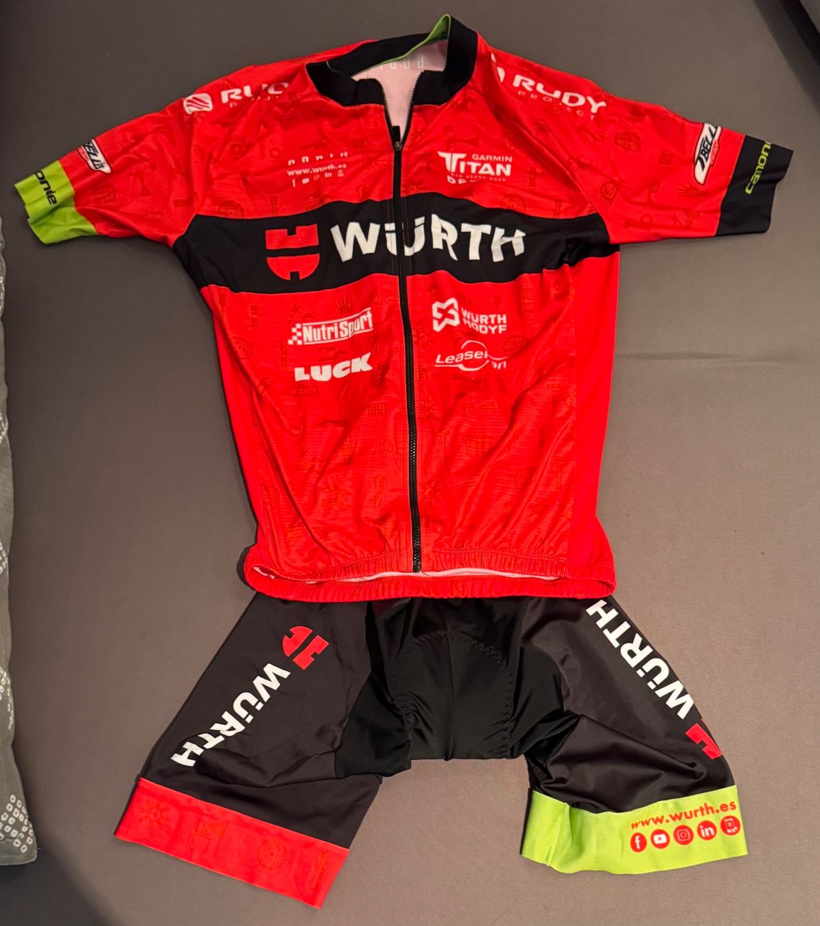 Gobik Canottiere & Pantaloni: Radbekleidung Set Grösse L Marke Gobik – Nuovo (secondo la descrizione) da Chur venduto da tan_qx6b