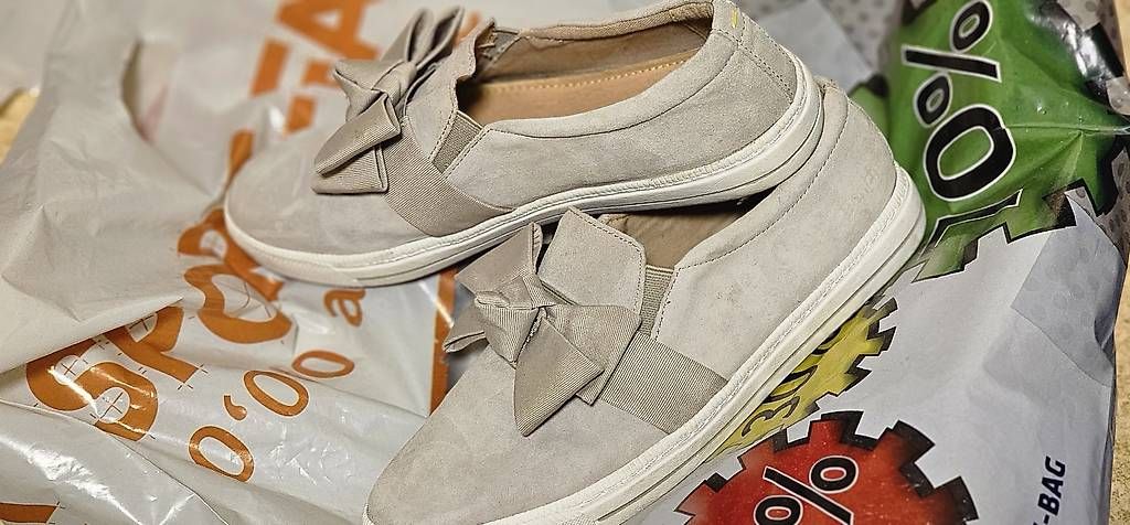 Scarpe da donna: Damenschuhe 39 – Usato da Holderbank SO venduto da Dr.Petro 1