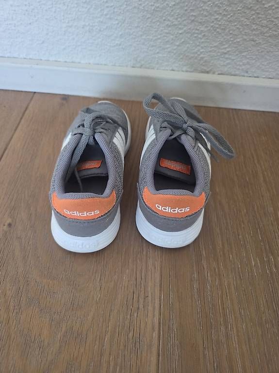 Adidas Chaussures garçon: Adidas Sneaker Gr. 27 – D'occasion à Jona par bluefeeling 2