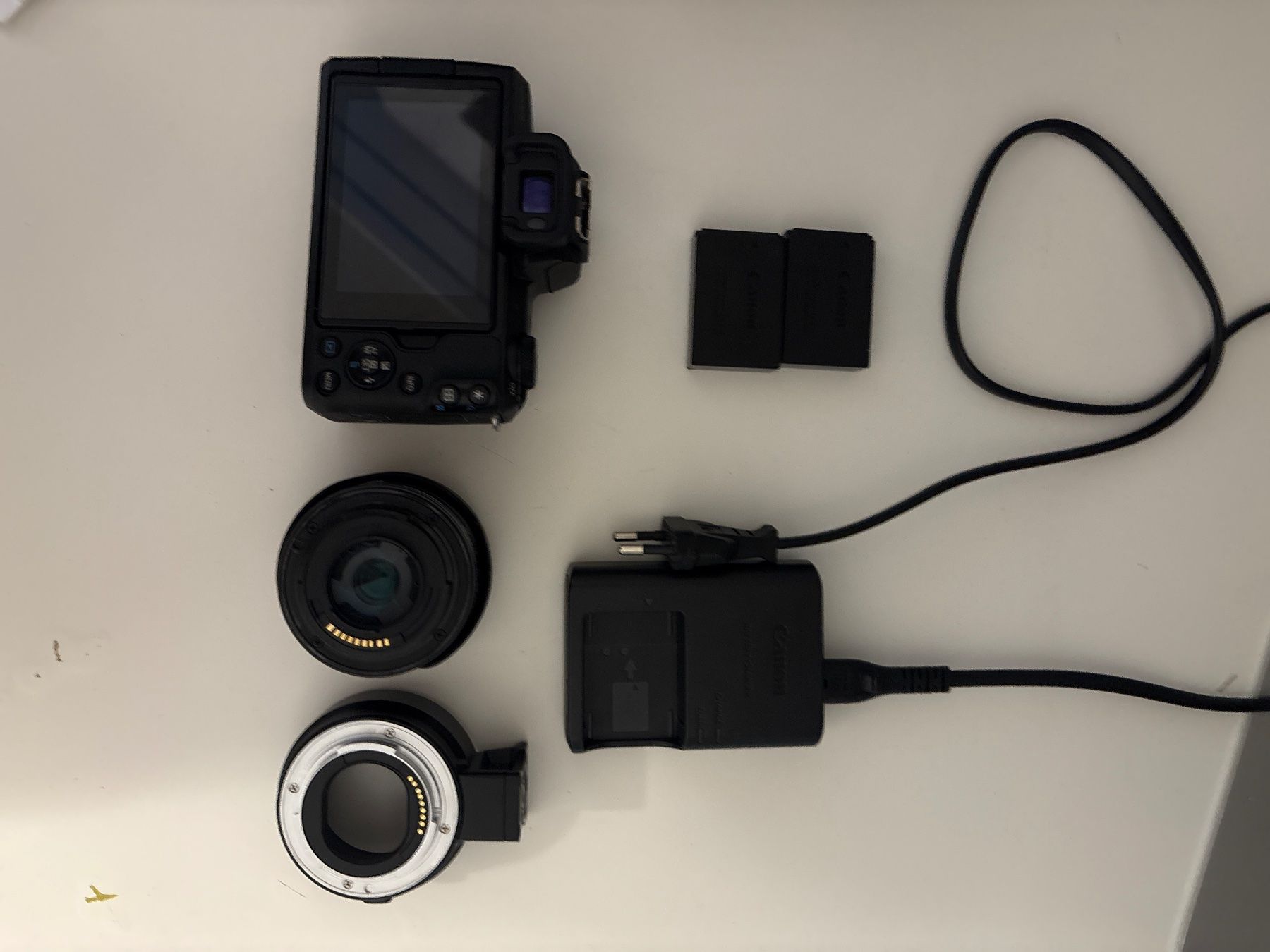 Canon Fotocamera: Digitalkamera Canon EOS M50 mit Objektiv und Adapter – Usato da Frauenfeld venduto da baj_yz5z 1