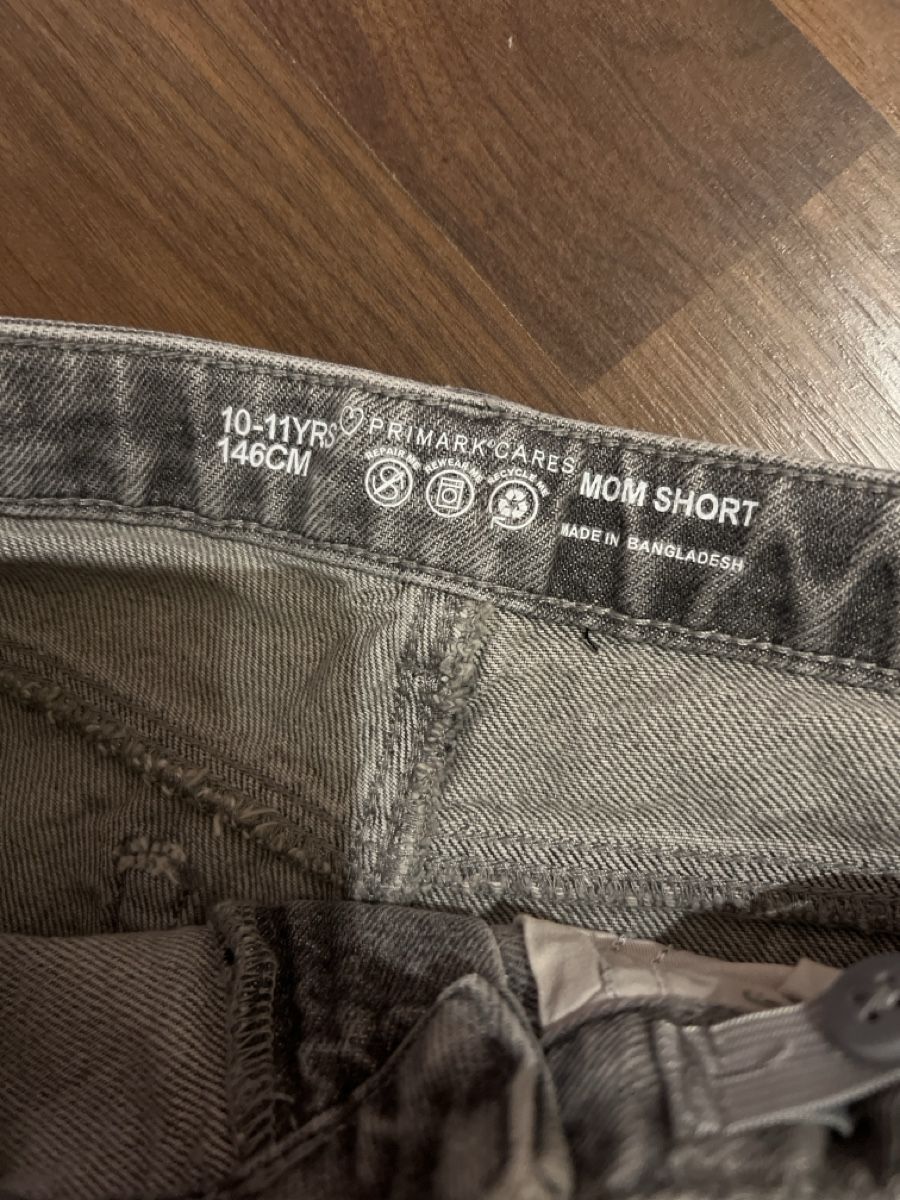 Pantaloni: Kurze Hosen 146/152 – Usato da Ruggell venduto da Matrix026 3