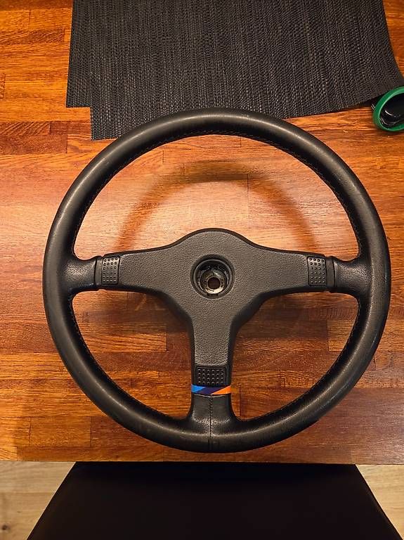 Tutti pezzi di ricambio auto: E24/E28/E30/E34 M-Tech I Lenkrad (32339058694) – Usato da Tann venduto da Sdown