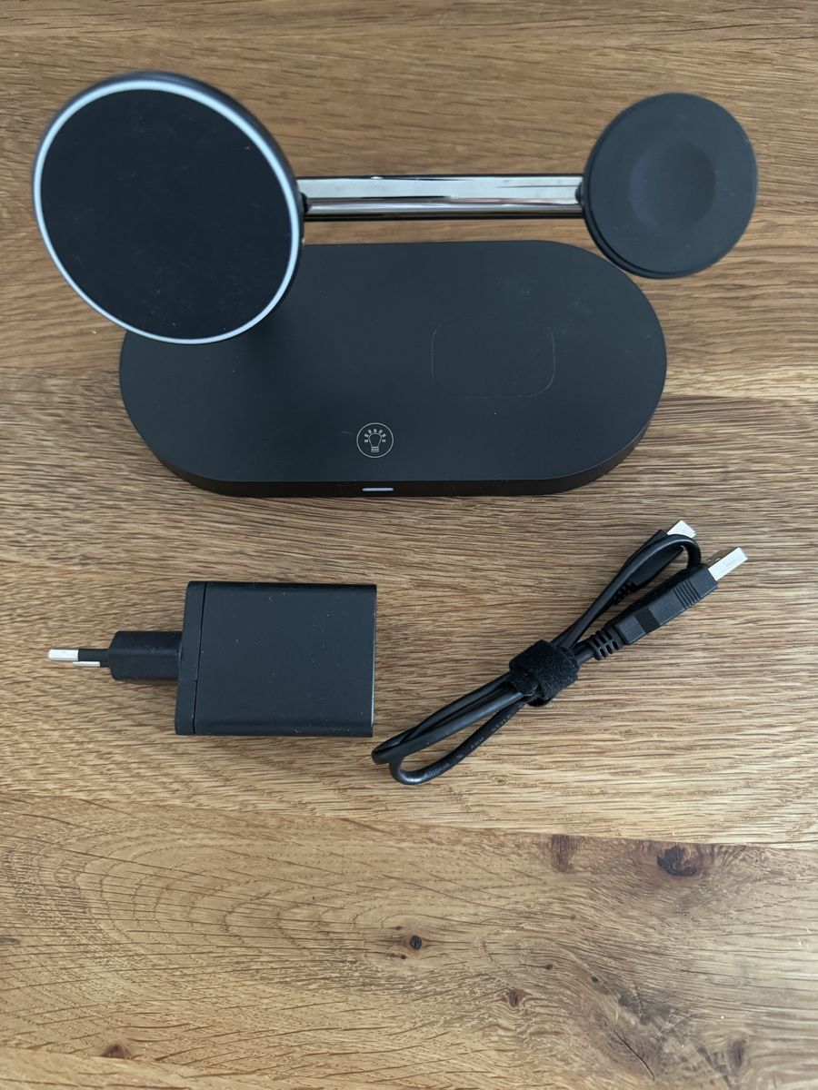 Caricabatterie: 5-in-1 Magnetische Wireless Ladestation – Usato da Einsiedeln venduto da Nadine_Nadine