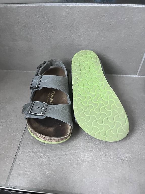 Scarpe per ragazzi: Birkenstock Sandalen Gr 30 – Usato da Ruswil venduto da Pinkgirl_11