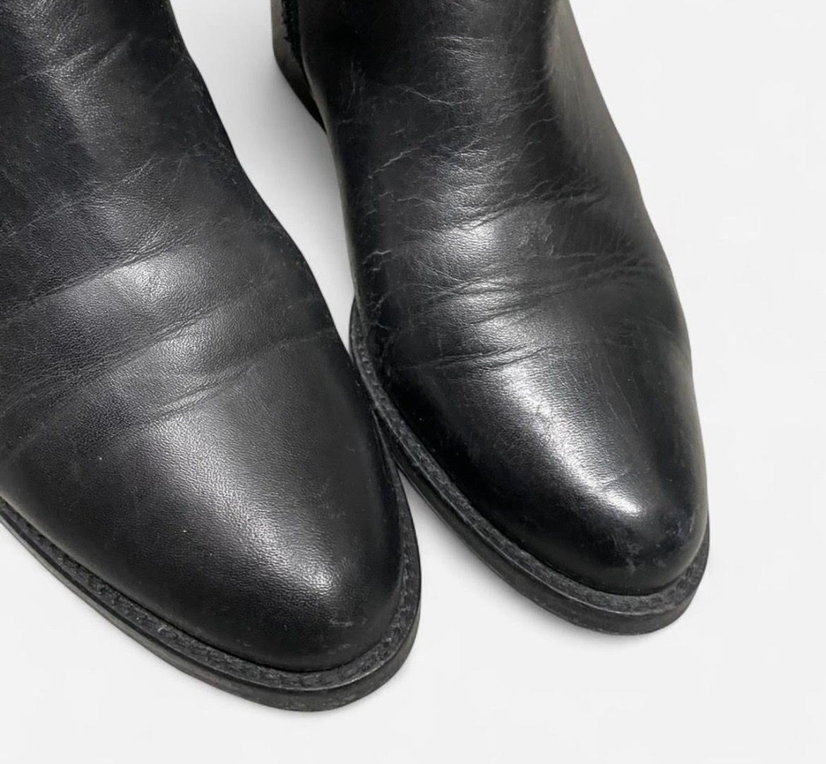 Scarpe da donna: Schwarze Lederstiefel von BCBG, Grösse 38.5 – Usato da Watt venduto da Ene.kro 2