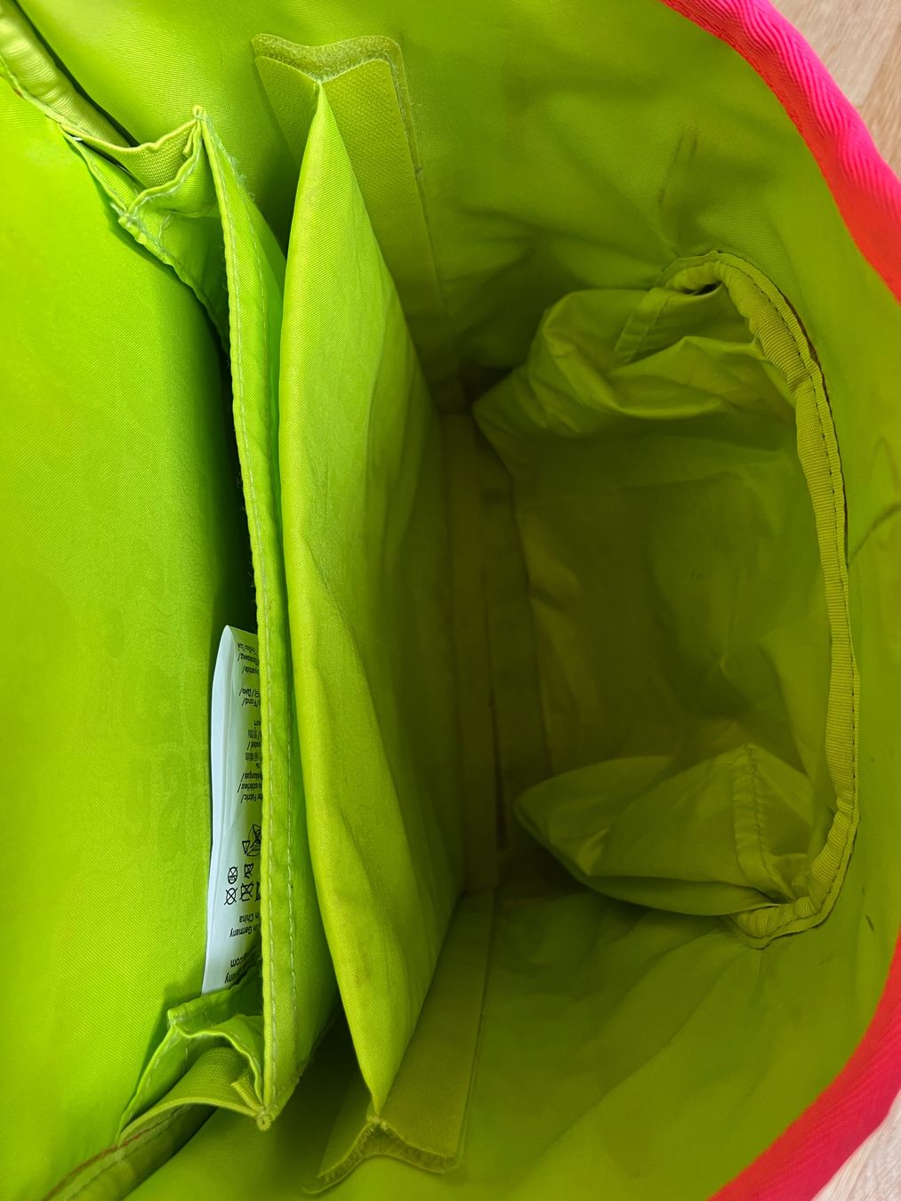 Ergobag Borse & Zaini: Schulthek Ergobag Cubo light neon pink/gelb – Usato da Zürich venduto da Azzurro6 6
