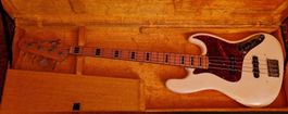 Fender 1971 Jazz Bass.