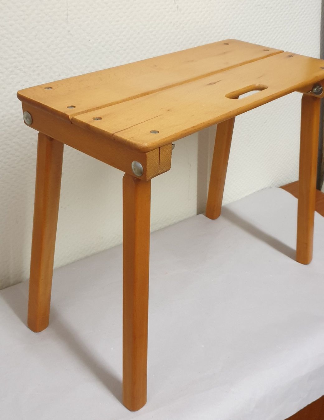 Sgabelli: Hocker, Holzhocker, Schemeli gesetzlich geschützt – Usato da Emmen venduto da Brockofsky 2