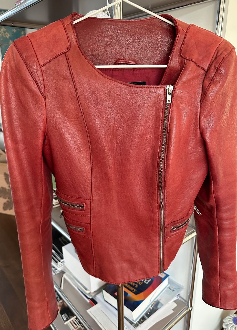 Maje Giacche: Bordeauxrote Lederjacke von maje – Usato da Dübendorf venduto da suv_7dsx 2
